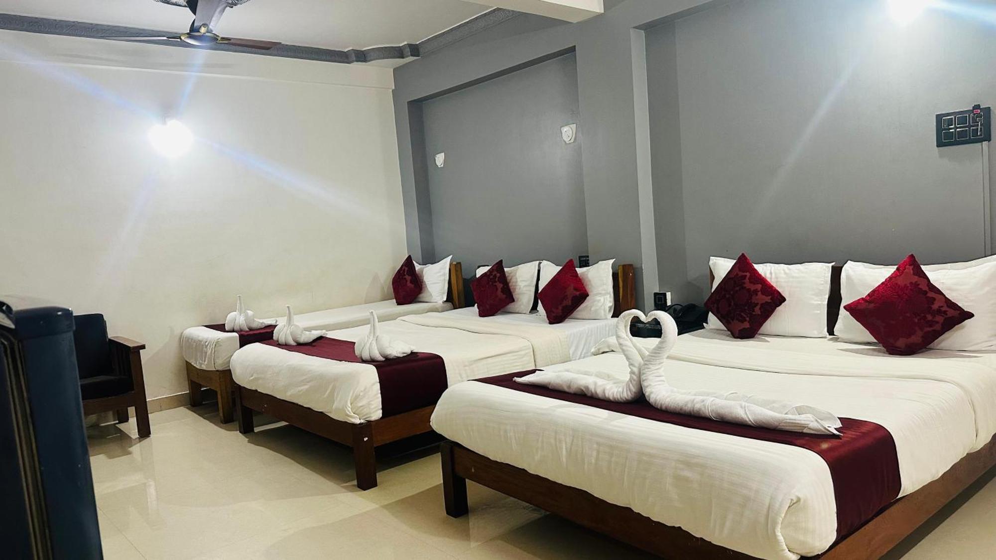 Hotel Baga Bay 200 Meters From Baga Beach Buitenkant foto