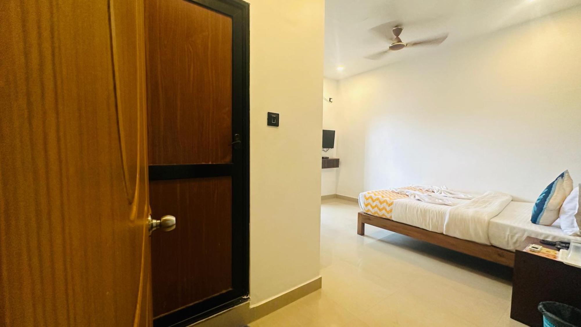 Hotel Baga Bay 200 Meters From Baga Beach Buitenkant foto