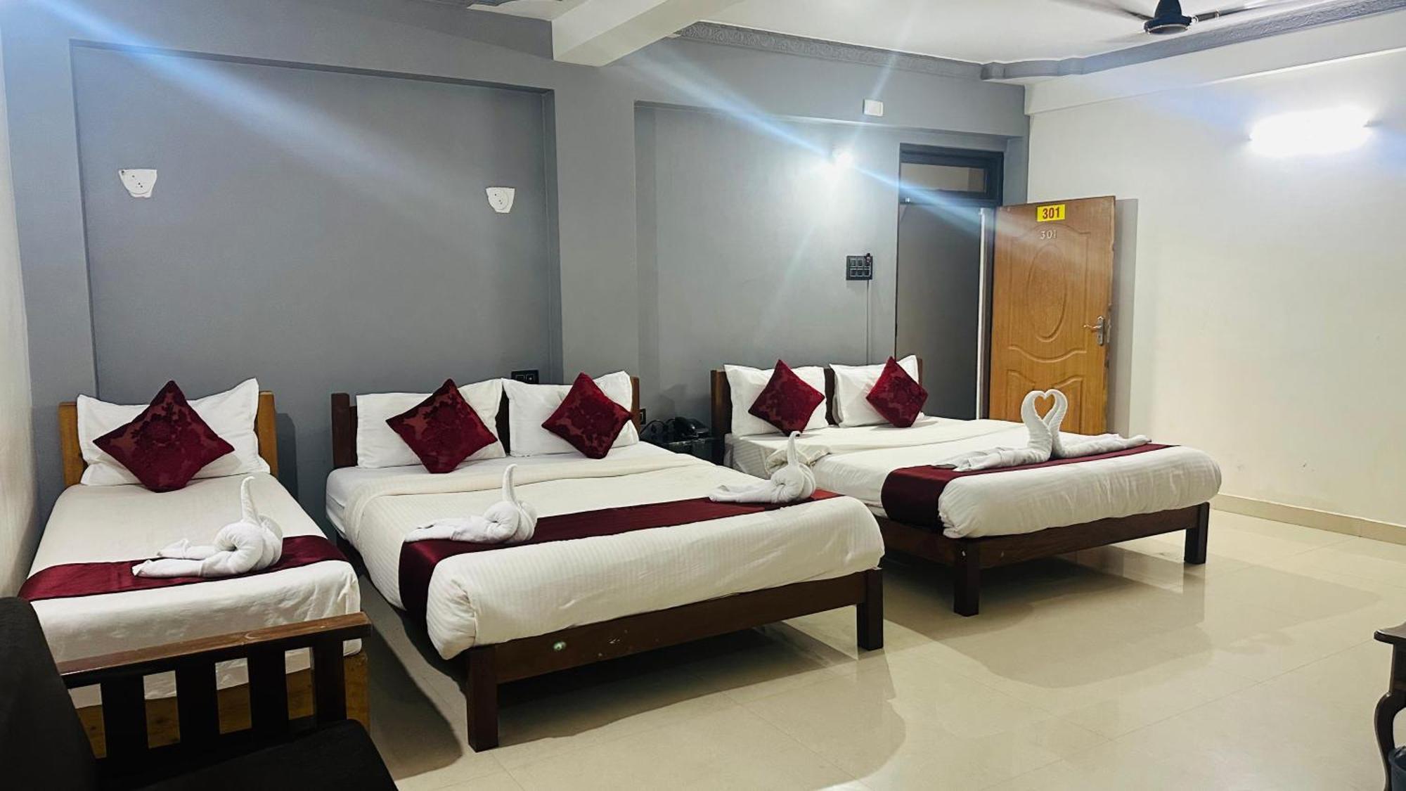 Hotel Baga Bay 200 Meters From Baga Beach Buitenkant foto
