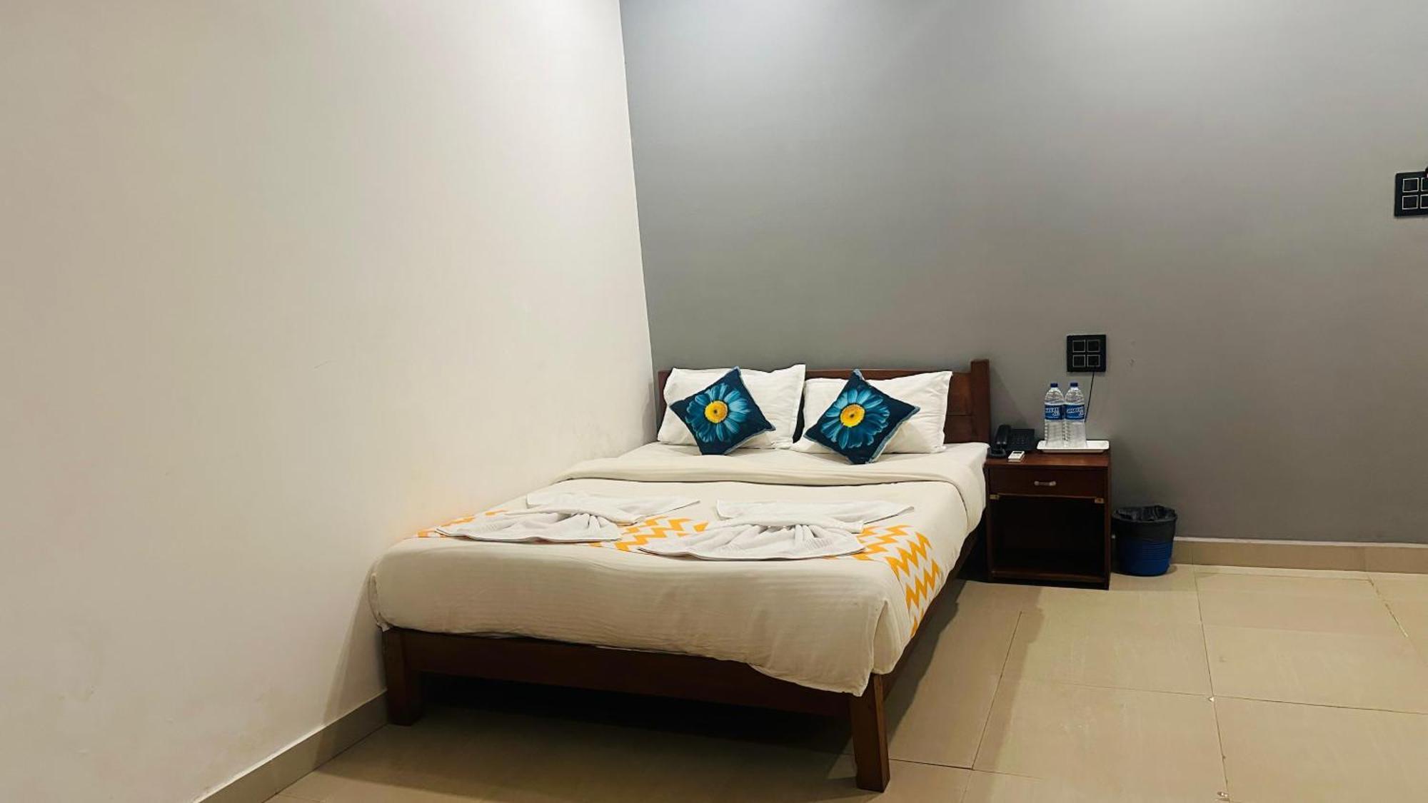 Hotel Baga Bay 200 Meters From Baga Beach Buitenkant foto