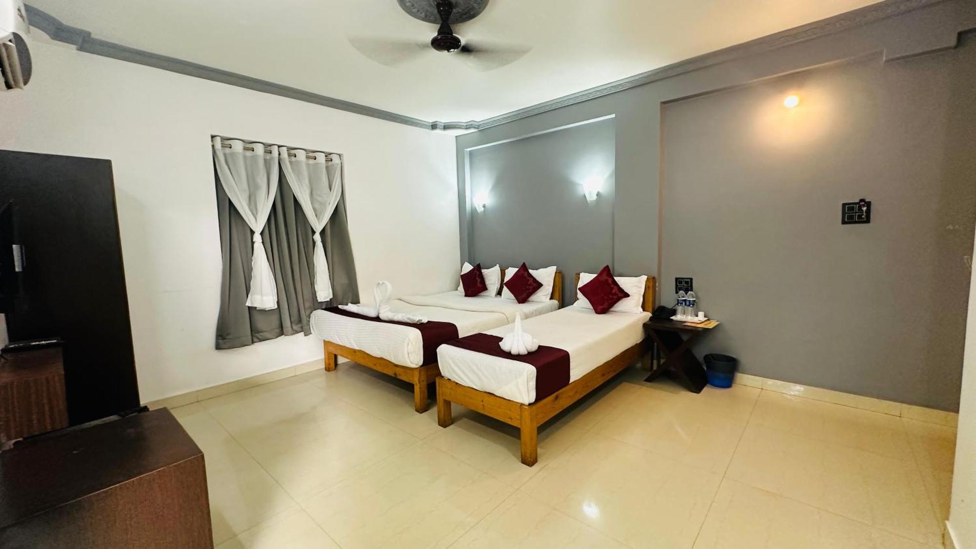 Hotel Baga Bay 200 Meters From Baga Beach Buitenkant foto